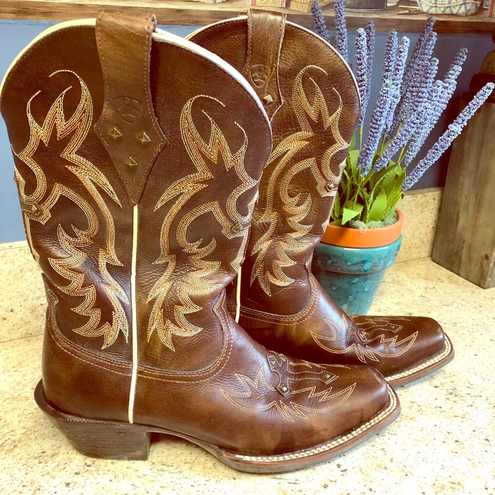 Women’s Ariat Cross Western Boots